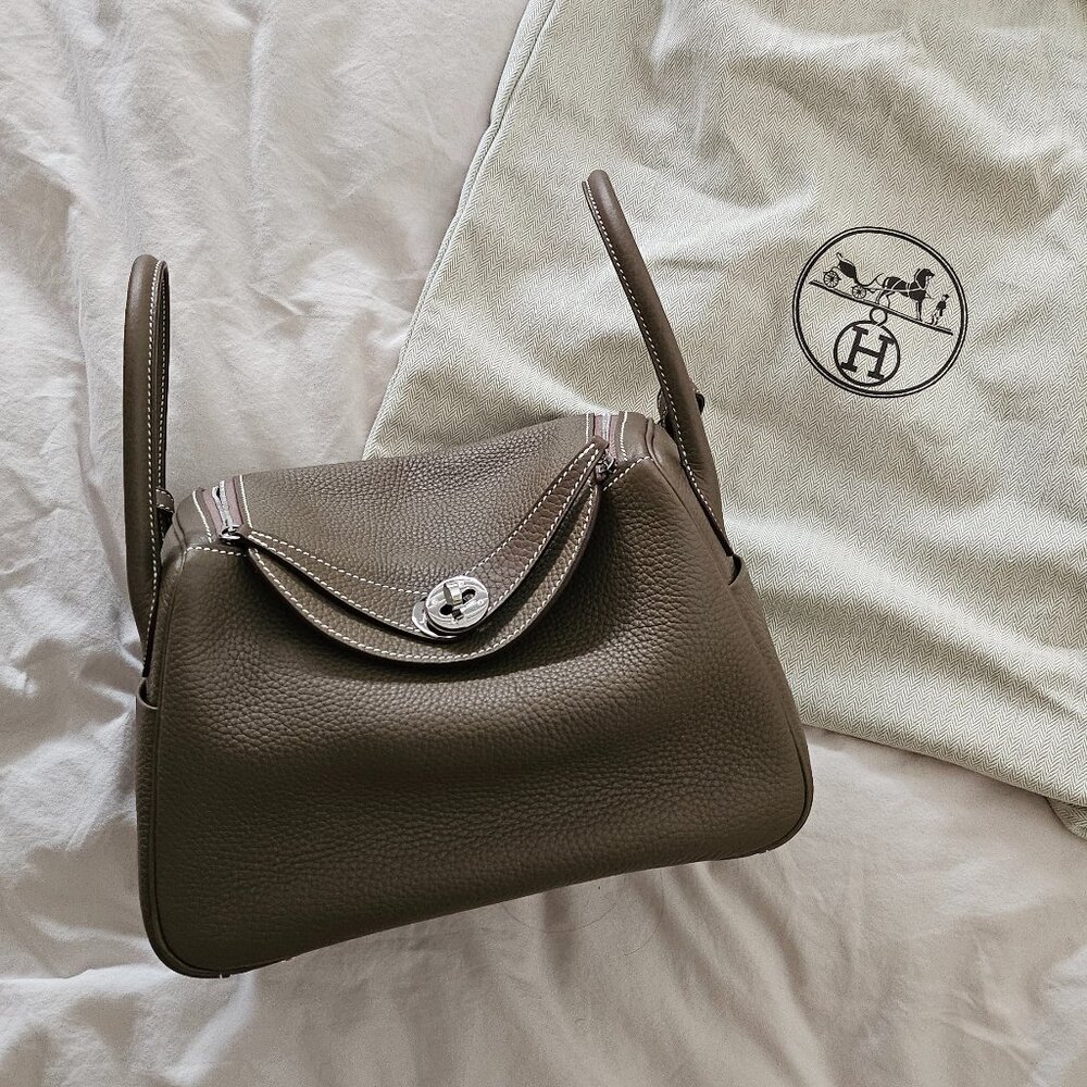 Hermes Lindy 26 in etoupe, silver hardware